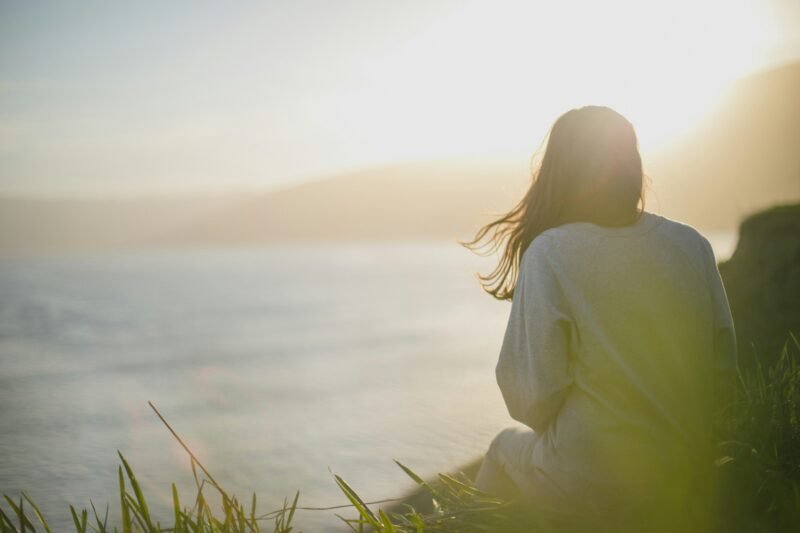 Cómo Practicar la Aceptación y Vivir con Más Serenidad